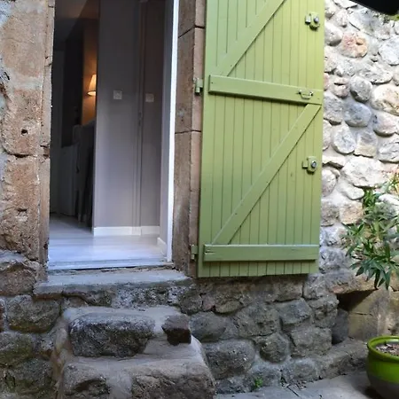 Maison Sous Le Pont Panzió 4*