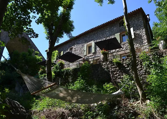 Bed & Breakfast Maison Sous Le Pont 4*