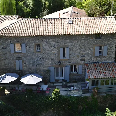 Alojamento de Acomodação e Pequeno-almoço Maison Sous Le Pont Meyras