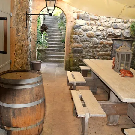 Alojamento de Acomodação e Pequeno-almoço Maison Sous Le Pont 4*